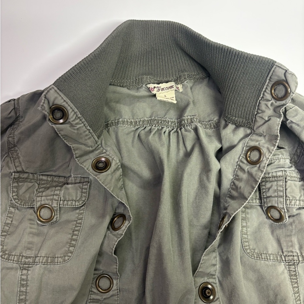 302. Vintage Forever 21 Utility Jacket in Olive - Picture 3 of 5